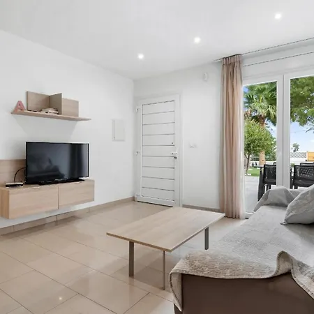 Fuer 4 Personen Ca 60 Qm In Empuriabrava, Costa Brava Golf De Roses * Empuriabrava