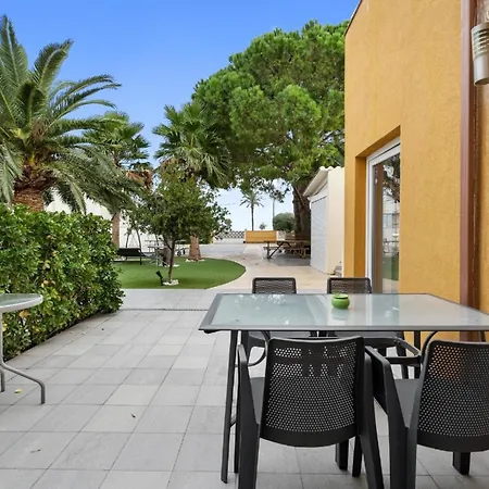 Fuer 4 Personen Ca 60 Qm In Empuriabrava, Costa Brava Golf De Roses Apartment