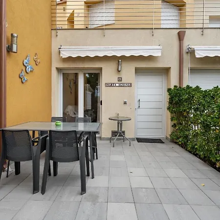 Fuer 4 Personen Ca 60 Qm In Empuriabrava, Costa Brava Golf De Roses Apartment